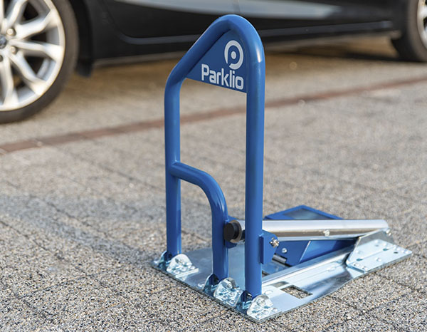 blå automatisk parkeringsbarriere Parkilo Barriere