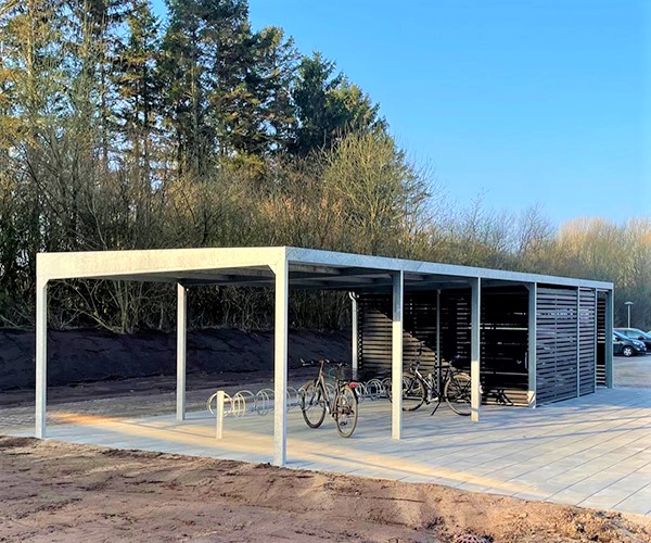 CASA 33 – Cykelskur og miljøstation i én løsning