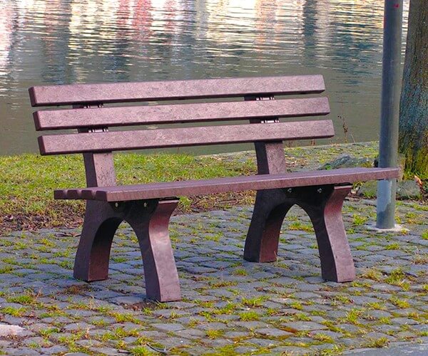 Trafalgar - en klassisk park bænk i genbrugsplast