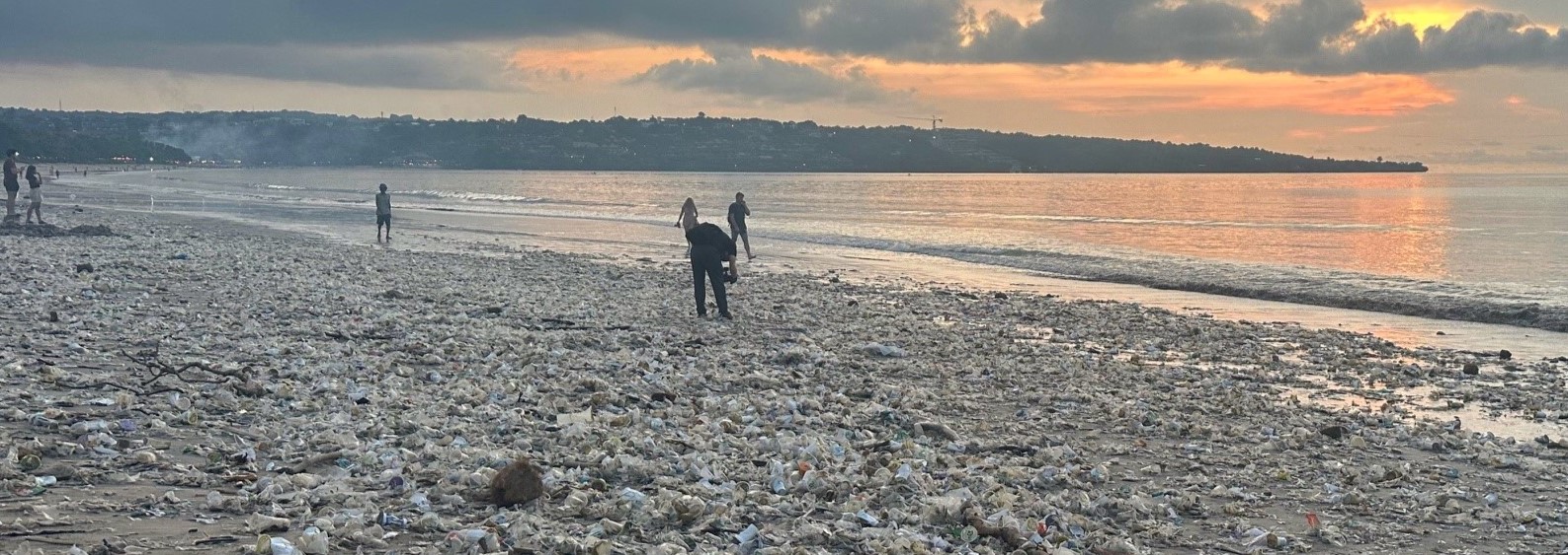 Støjhegn, støjværn af genbrugsplast planker, plastklanker fra verdenshavene