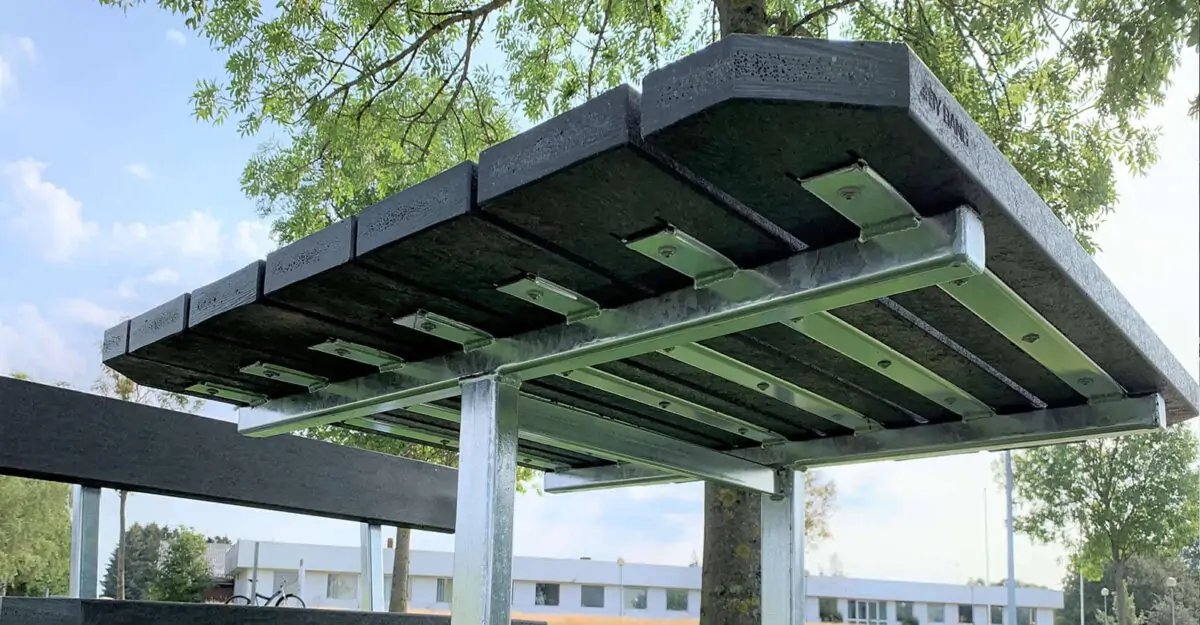 Robust bordbænkesæt til park og by med forstærkede plast planker
