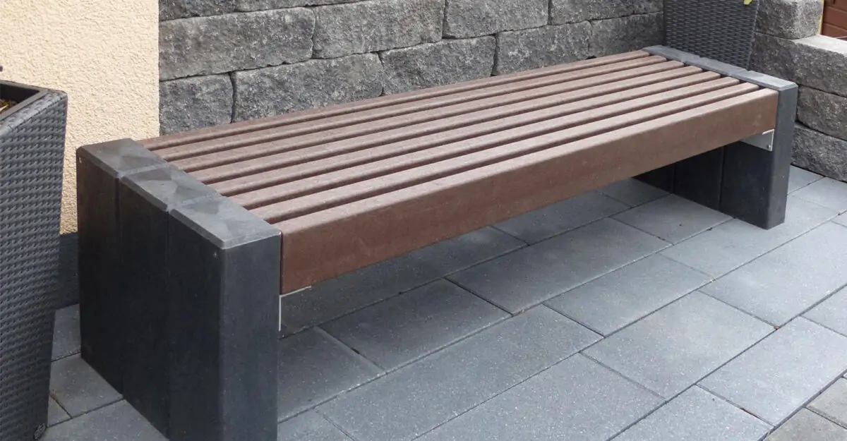 Plinte i genbrugsplast - High Line