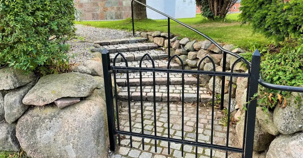 gamle trapper ved Elev Kirke