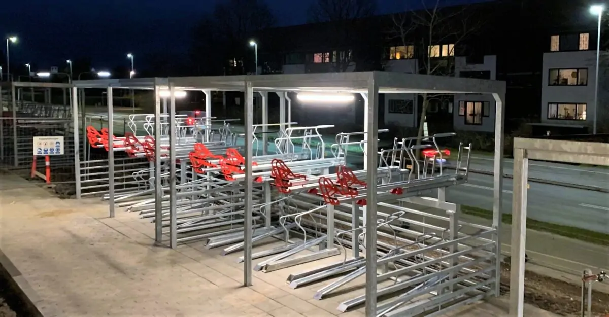 en simpel cykeloverdækning med dobblelt cykeloverdækning til etage cykelparkering