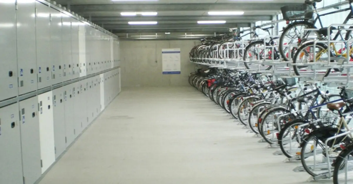 ARTEUS dobbelt - dobbelt parkeringplads til cykler i en form af en bokse