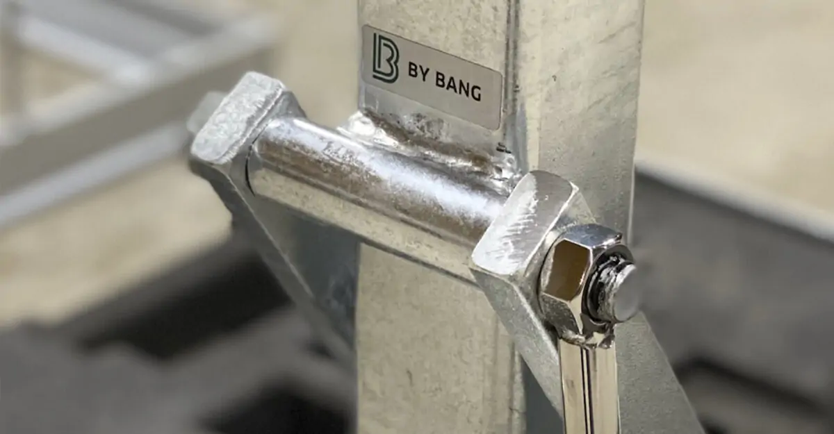 Stabelbar skiltestander i galvaniseret stål